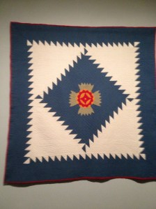 love the simplicity of the design and the amazing quilting.